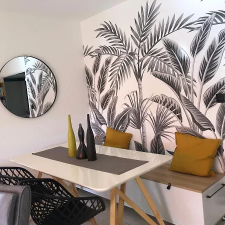 Chez Sandrine Au Beauvallon Apartment